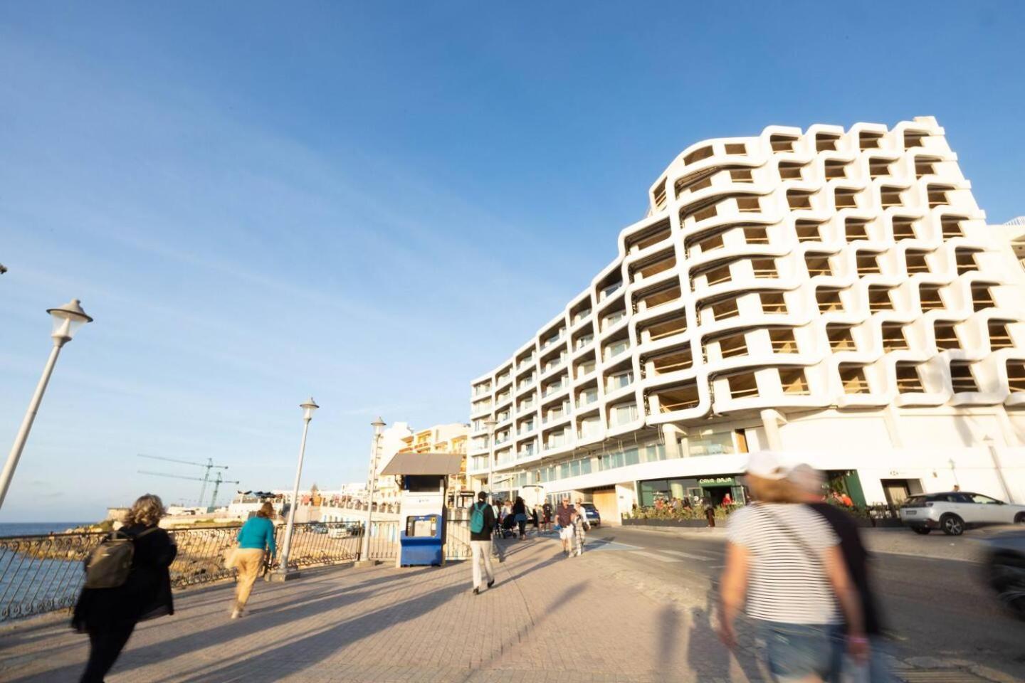 Ivory Suite Seafront With Views!- Fl 15 By Homely St. Paul's Bay Esterno foto