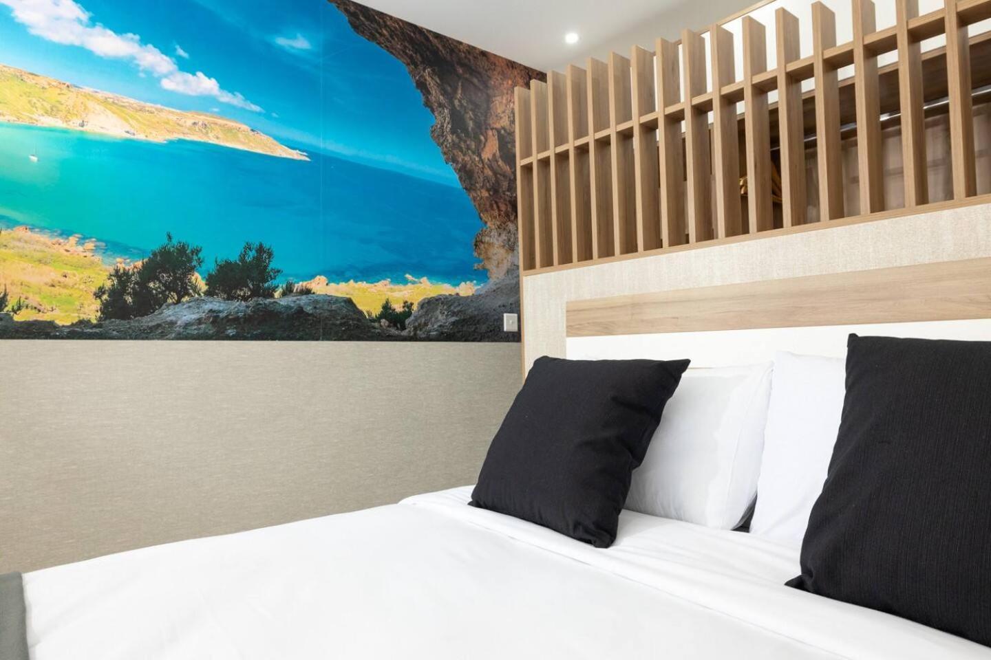 Ivory Suite Seafront With Views!- Fl 15 By Homely St. Paul's Bay Esterno foto