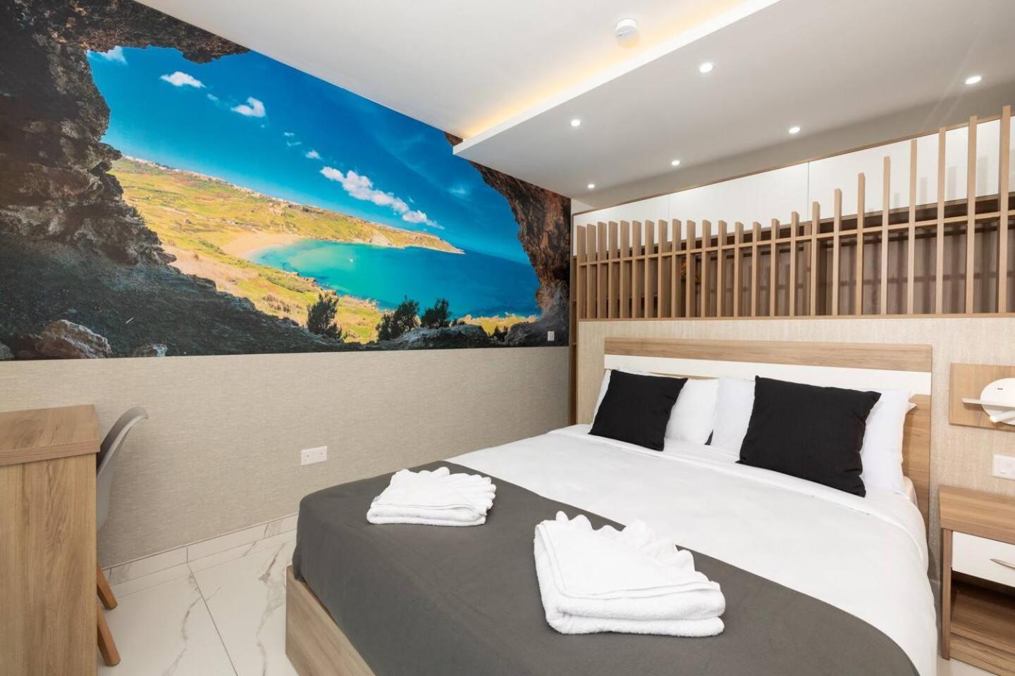 Ivory Suite Seafront With Views!- Fl 15 By Homely St. Paul's Bay Esterno foto